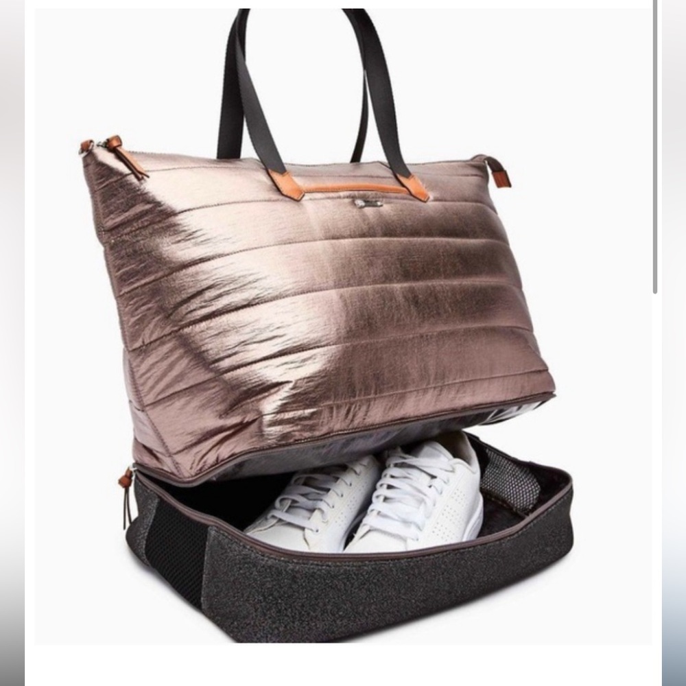 Stella & Dot crush it rose gold weekender tote